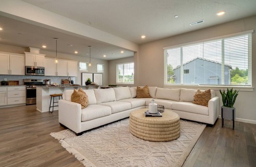 Carver House | Relaxing Getaway w/Pool Access!