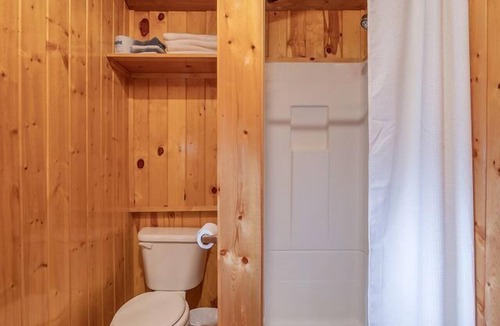 Ashton Cabin | Relaxing Log Cabin for a Memorable Couples Getaway near Grand Teton National Park in Idaho