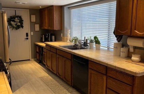 Medford House | Relaxing Retreat in East Medford