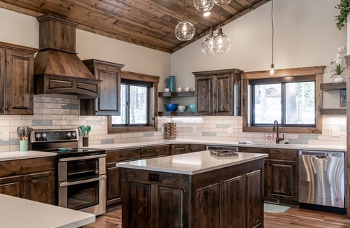 Island Park Cabin | Relaxing spacious 4BR, 4BA home just 12 minutes from Yellowstone. My Yellowstone Retreat