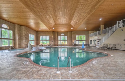 Pembine Hotel | Relaxing Stay w/Poolside Fun, Kayaking & Golf Course Access! Free Parking!