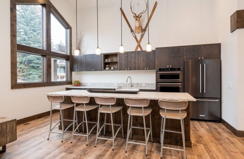Sun Valley Condo | Remodeled Condo Walking Distance to Dollar Mountain