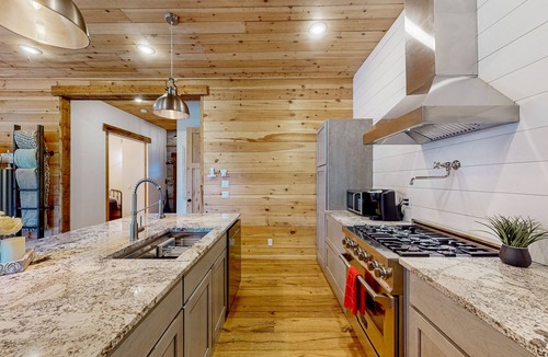 East Hope House | Remodeled, historic, dog-friendly home full of charm, close to lake access