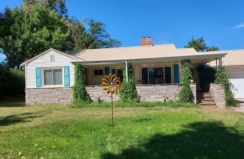 Thermopolis House | Remodeled Historic ranch headquarters w/fireplace, 5mn drive to local hotsprings