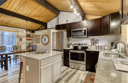 Sunriver House | Remodeled home with hot tub, SHARC passes, & close to Sunriver Village - dogs OK