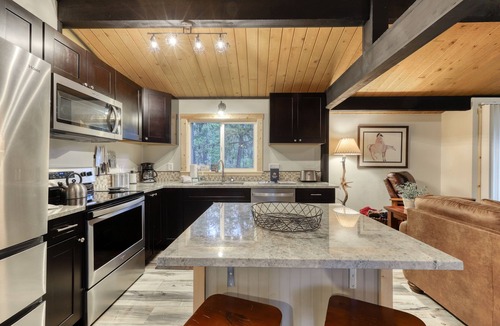 Sunriver House | Remodeled home with hot tub, SHARC passes, & close to Sunriver Village - dogs OK