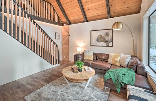 Skykomish Cabin | Remodeled Skykomish Escape w/ Loft + Hot Tub!