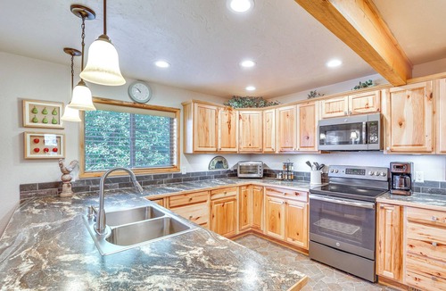 Dixie House | Remote Elk City Escape w/Decks & Mtn Views!