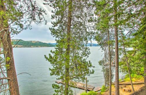Worley House | Remote Escape: Serene Lakeside Cabin w/Beach