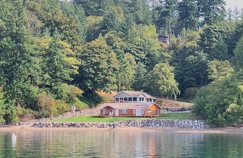 Anderson Island House | Remote Island, Private Beachfront Getaway, High Speed Internet, Pet-Friendly