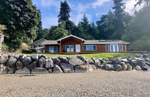 Anderson Island House | Remote Island, Private Beachfront Getaway, High Speed Internet, Pet-Friendly