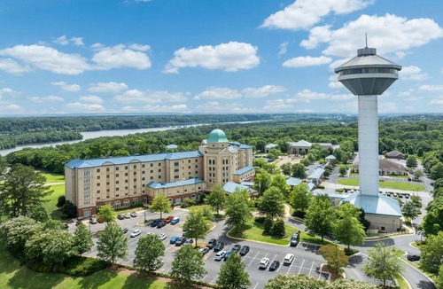 East Florence Hotel | Renaissance Shoals Resort & Spa