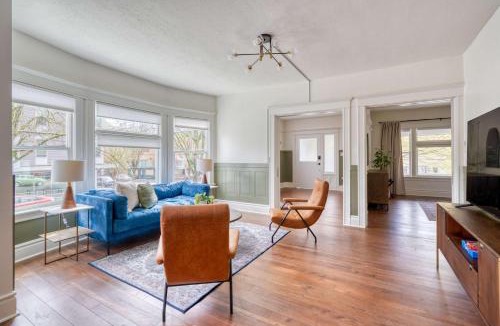Belmont Apartment | Renewed Classic 2BR - 95 WalkScore