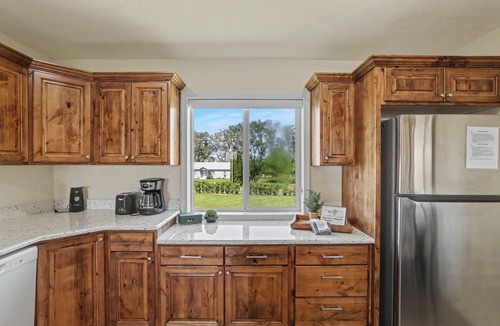Gooding County Apartment | Renovated 4-bedroom apartment in bucolic Wendell
