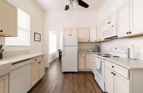 Hosford-Abernethy House | Renovated Home Great Location 3BR Sleeps 6
