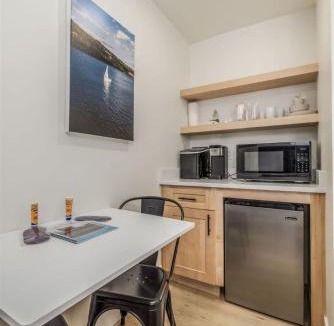 Coeur d'Alene Hotel | Renovated Studio 5 Min from Scenic Lake CDA - Pet Friendly
