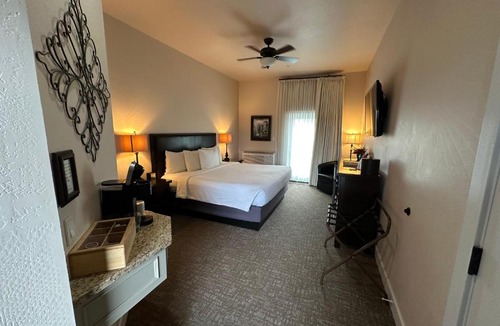 Eagle Point Hotel | Resort at Eagle Point Golf Club Lodging
