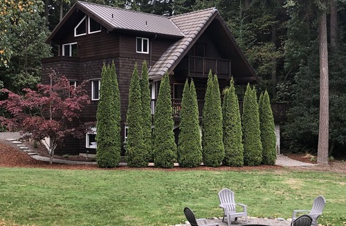 Indianola Cabin | Rest, relax and recharge at this amazing log cabin