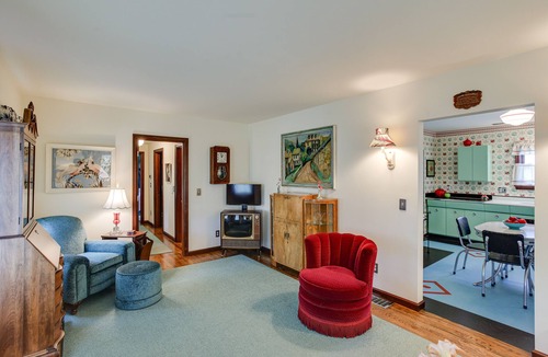 West End House | Retro-Style Home in Ruston: Walkable Location!