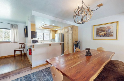 Elkhorn Village Condo | Ridge Condo 2610 - New Listing! Pet Friendly w/Elkhorn Golf, Tennis, Hot Tub
