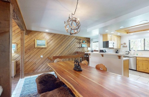 Elkhorn Village Condo | Ridge Condo 2610 - New Listing! Pet Friendly w/Elkhorn Golf, Tennis, Hot Tub