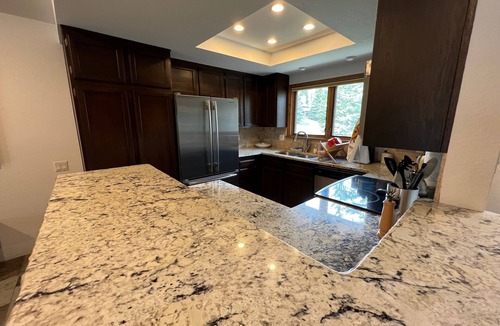 Elkhorn Village Condo | Ridge Condo - Modern Luxury Condo w/Resort Amenities