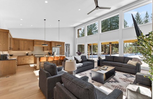McCall House | Ridge House- new home, sleeps 16, quiet neighborhood-, hot tub, trailer parking, pet friendly