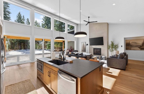McCall House | Ridge House- new home, sleeps 16, quiet neighborhood-, hot tub, trailer parking, pet friendly