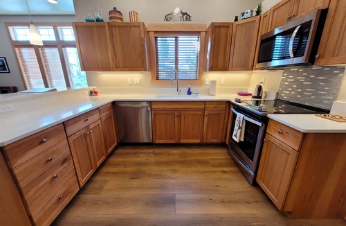 Winthrop House | Right next to Ski trail! Adventure Lodge-Walk to Downtown Winthrop&Ice Rink!