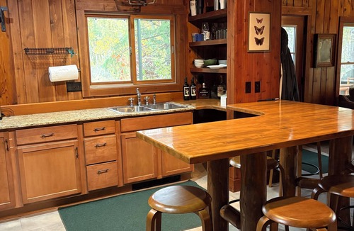 Mayfield Cottage | River Camp Retreat, Sublime 3-bedroom River Front Cottage in Traverse City