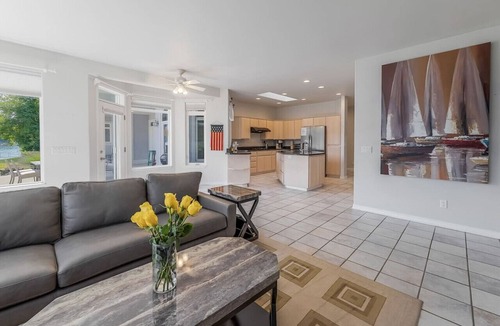 Post Falls House | River Front Home - Private Beach