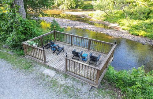 Leadsville Hotel | River Front Resort