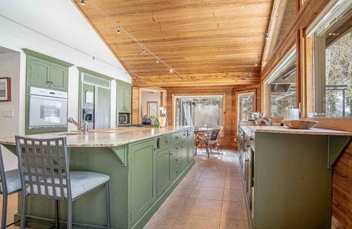Ketchum House | River House - 4BD Riverfront, Hot Tub, Near SV Ski Lifts!