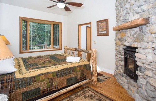 Nye House | River Island House - Luxury Mountain Riverfront Log Home, Nye, Montana