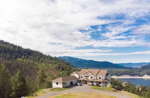 Kettle Falls House | River/Mountain View House Suite #5