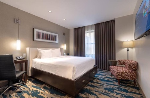Near North Side Hotel | River North Gem! Near Magnificent Mile and Chicago Riverwalk! Pets Allowed.