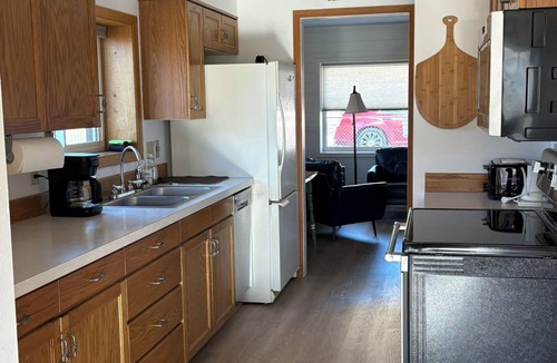 Gardiner Cabin | River Perch Cabin overlooking Yellowstone River and Yellowstone National Park