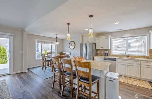Sunland Estates House | River Rock Retreat