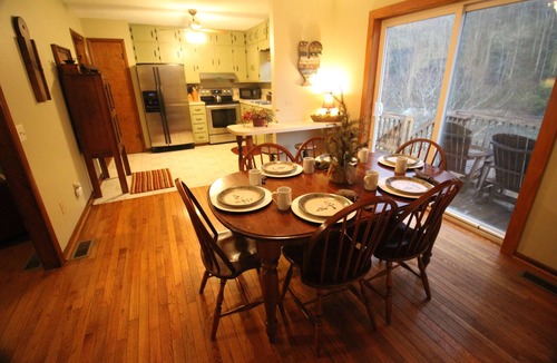 Jefferson Cabin | River's Edge: Waterfront Mountain Getaway w/Hot Tub, Ping Pong & Deck