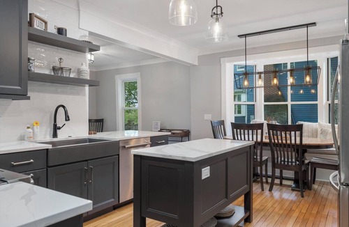 Charlevoix House | River Side Cottage - Downtown - Peloton Bike