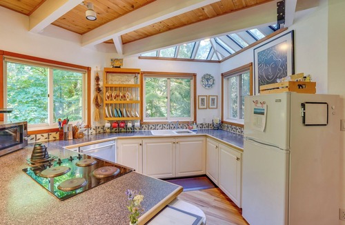 Belknap Springs Cottage | River Views, Private Hot Springs Tub, Forest, Deck