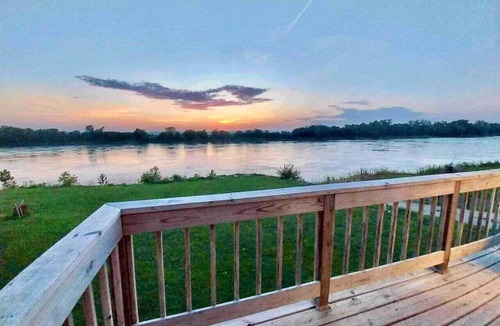 St. Joseph Cabin | Riverfront 2 BR Jacuzzi Cabin w/Sunset Balcony