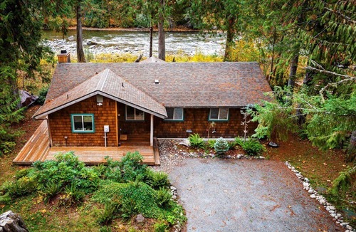 Baring Cabin | Riverfront cabin, 25 minutes to Stevens Pass