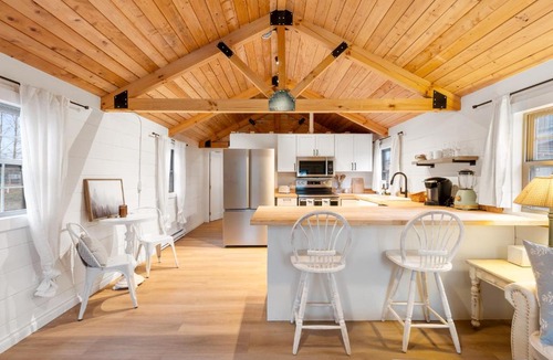 Bozeman Apartment | Riverfront Cabin right Outside of Bozeman