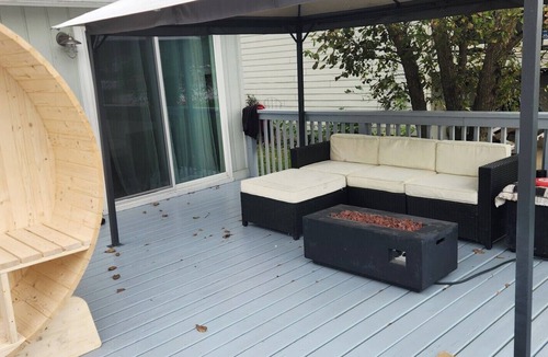 Fox River Grove Cottage | Riverfront Cottage/sauna/kayaks/dock/firepit