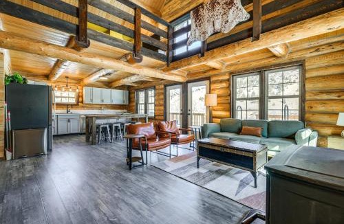 Rocker House | Riverfront Montana Log Cabin w/Mountain Views!
