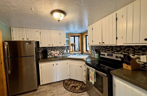 Thompson Falls Hotel | Riverfront Motel