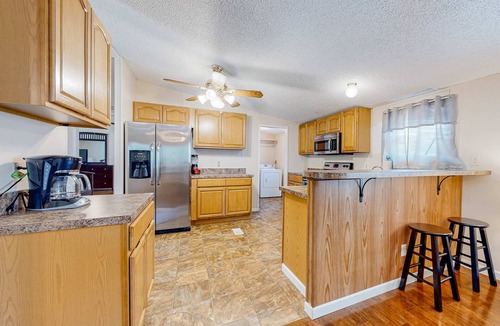 Andersonville House | Riverfront Stay, Sleeps 6, Deck, Firepit, Water View
