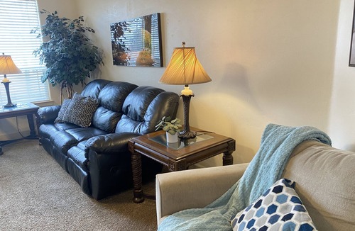 Twin Falls House | Rivermist sbdv/3 car garage/Netflix/large suite