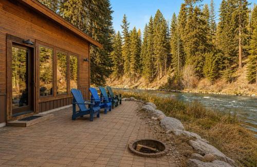 McCall House | Rivers Edge Retreat